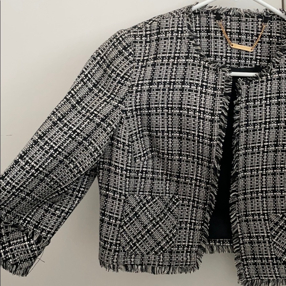 Elegant Trina Turk suit set. Short Jacket w/ skirt